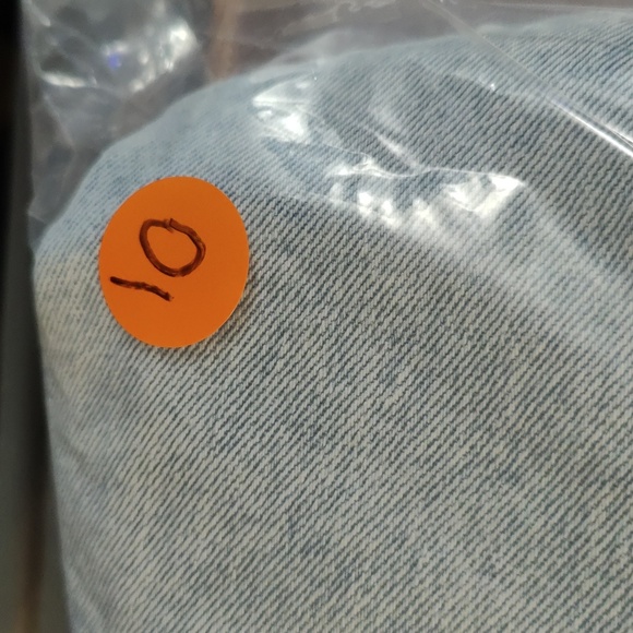 🔹High-Waisted OG Straight Super-Short Jean Shorts for Women -- 1.5-inch inseam - Picture 4 of 4